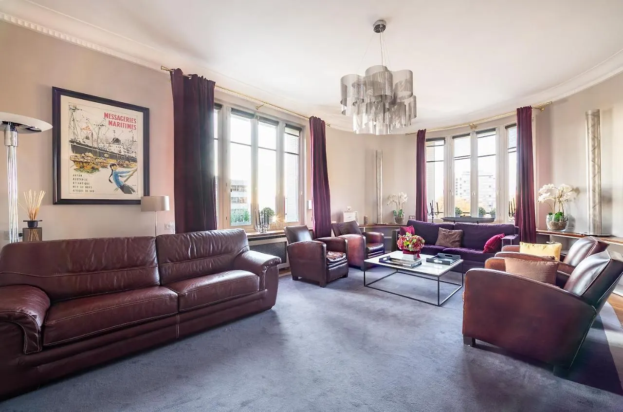Spacieux Et Elegant Appartement Porte Des Ternes Paris